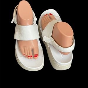 Vionic Karleen Wedge Sandals - Leather ivory white size 9